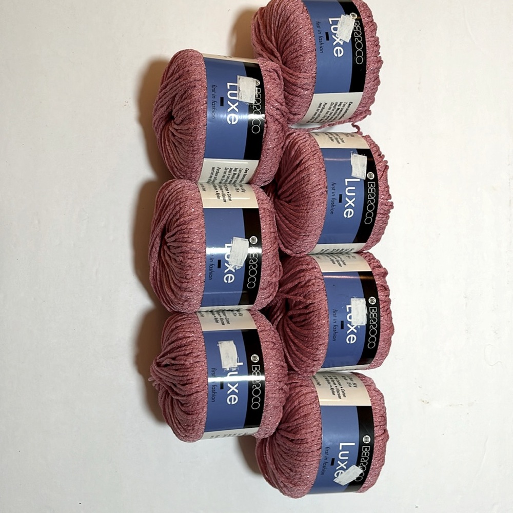 NWT “Luxe” Worsted novelty yarn from Berroco. Bundle of 7 50 gm cakes.